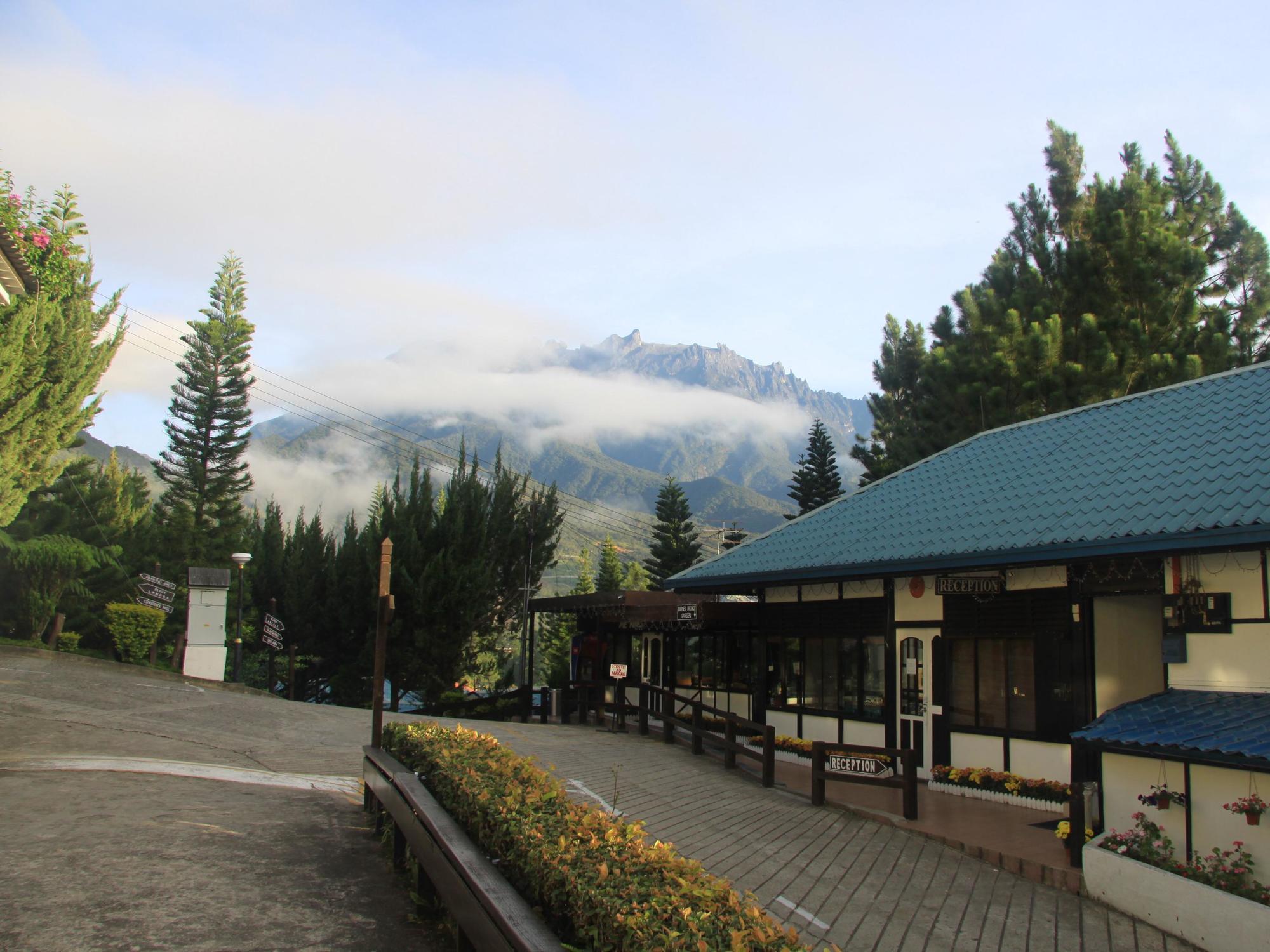 Kinabalu Pine Resort Kundasang Exterior photo