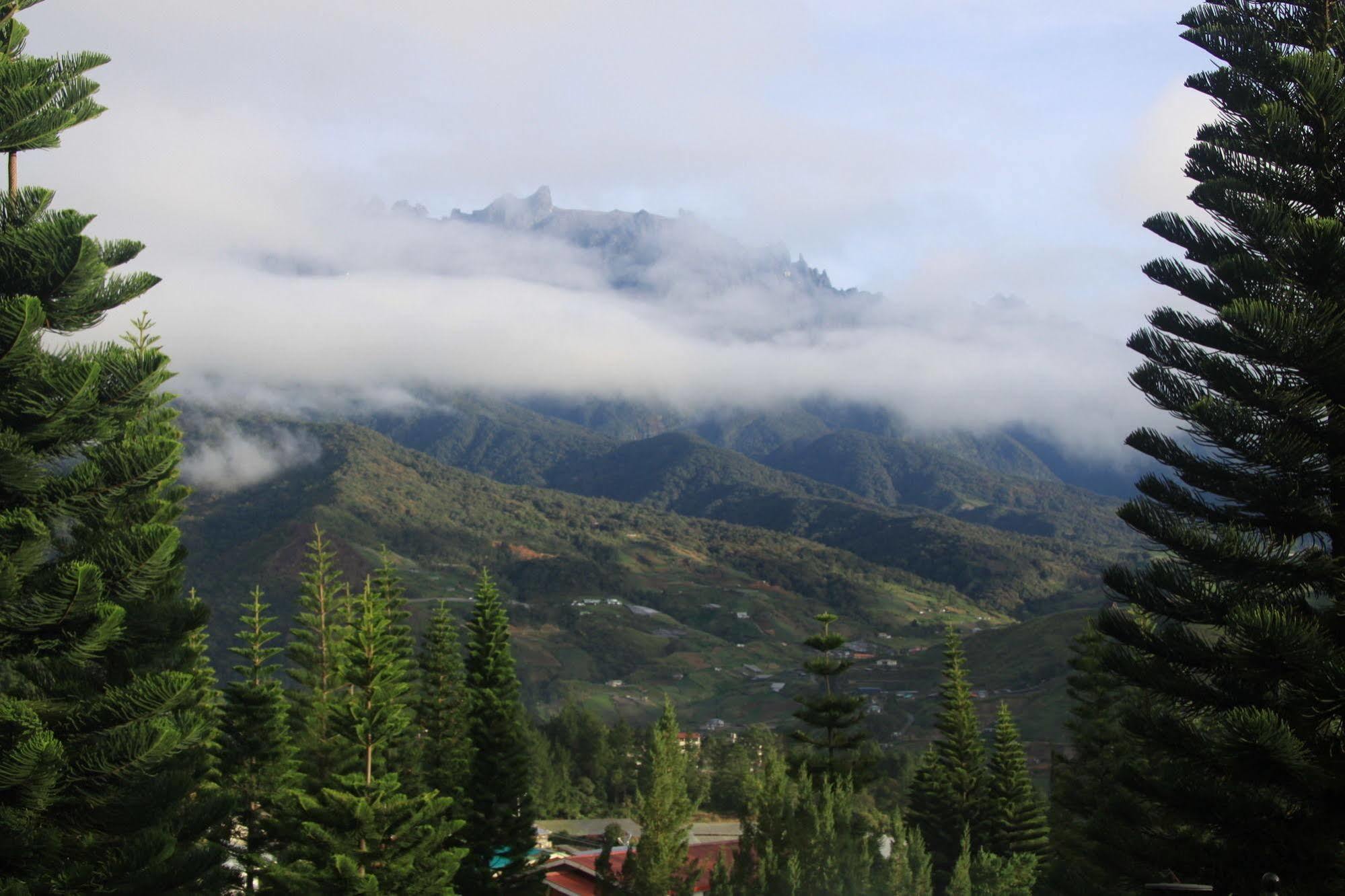 Kinabalu Pine Resort Kundasang Exterior photo